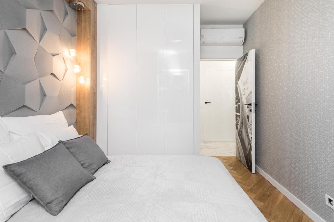 Luxury Apartments Mennica Residence - Golden Apartments - City Center 华沙 外观 照片