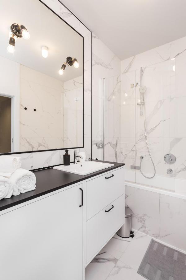 Luxury Apartments Mennica Residence - Golden Apartments - City Center 华沙 外观 照片