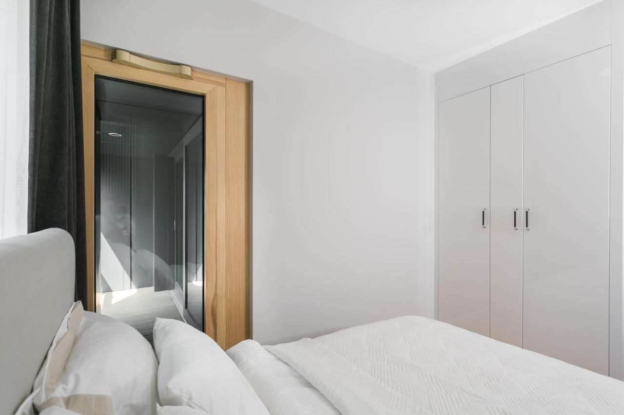 Luxury Apartments Mennica Residence - Golden Apartments - City Center 华沙 外观 照片